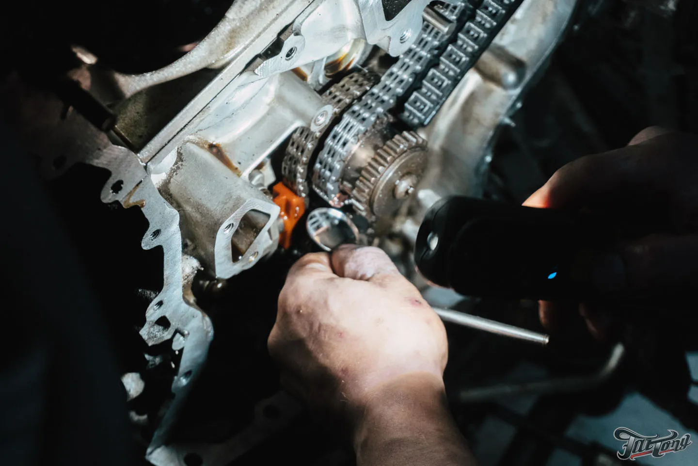 Техническое обслуживание Jeep Grand Cherokee: устраняем стук в моторе